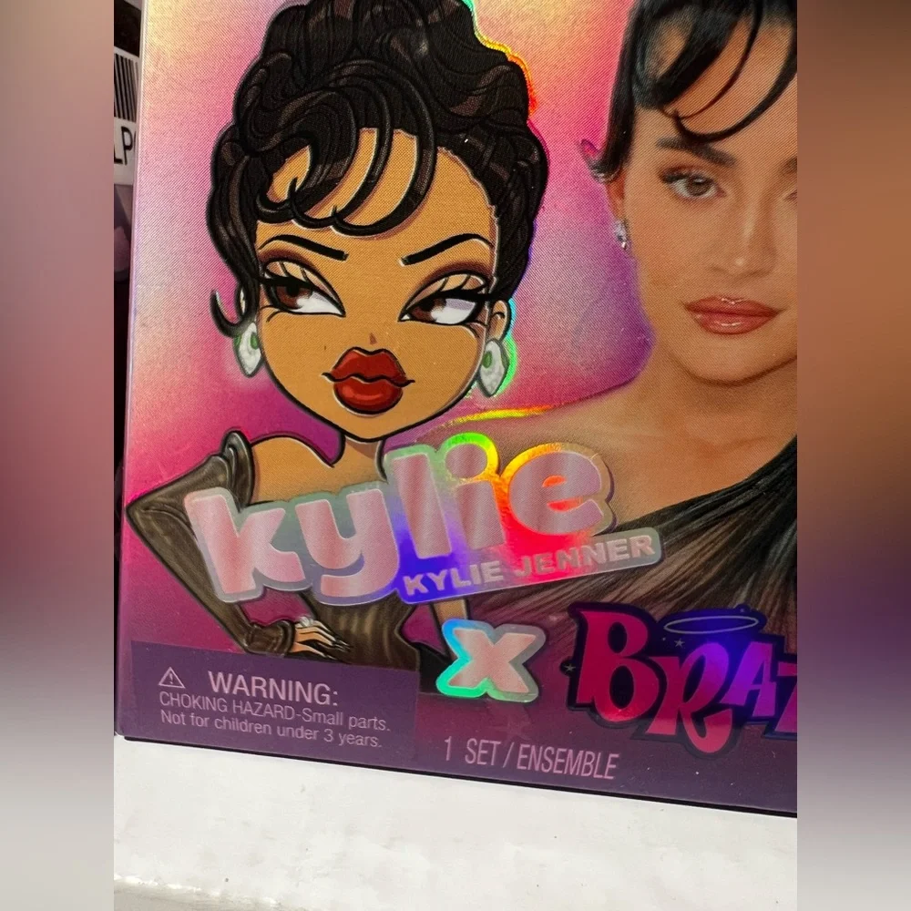 2 boxes of Kylie x Bratz mini collectibles figures Series 1‎ (each box 2 minis)